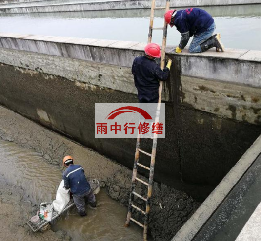 图木舒克污水池变形缝堵漏